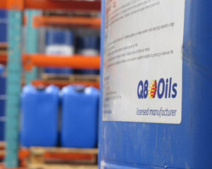 Q8 oils blue can